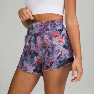 Lululemon Hotty Hot High-Rise Lined Short 4"
